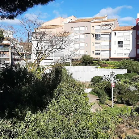 Studio-2 Personnes-residence Le Pharo, Vue Piscine Port Apartmán